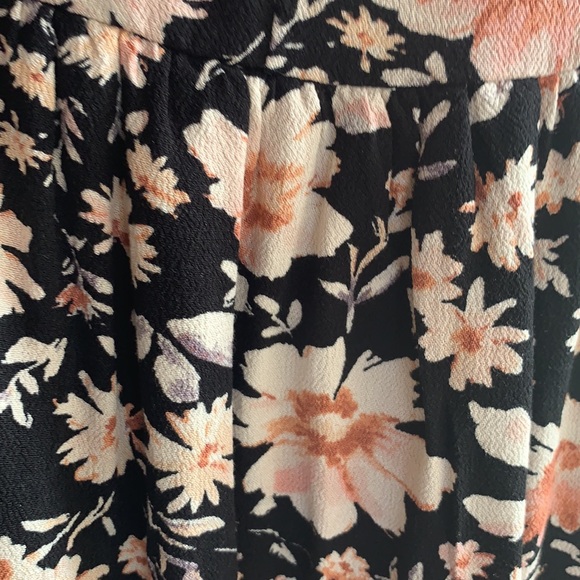 American Eagle Dress (S) Black & Peach Floral - Picture 6 of 6